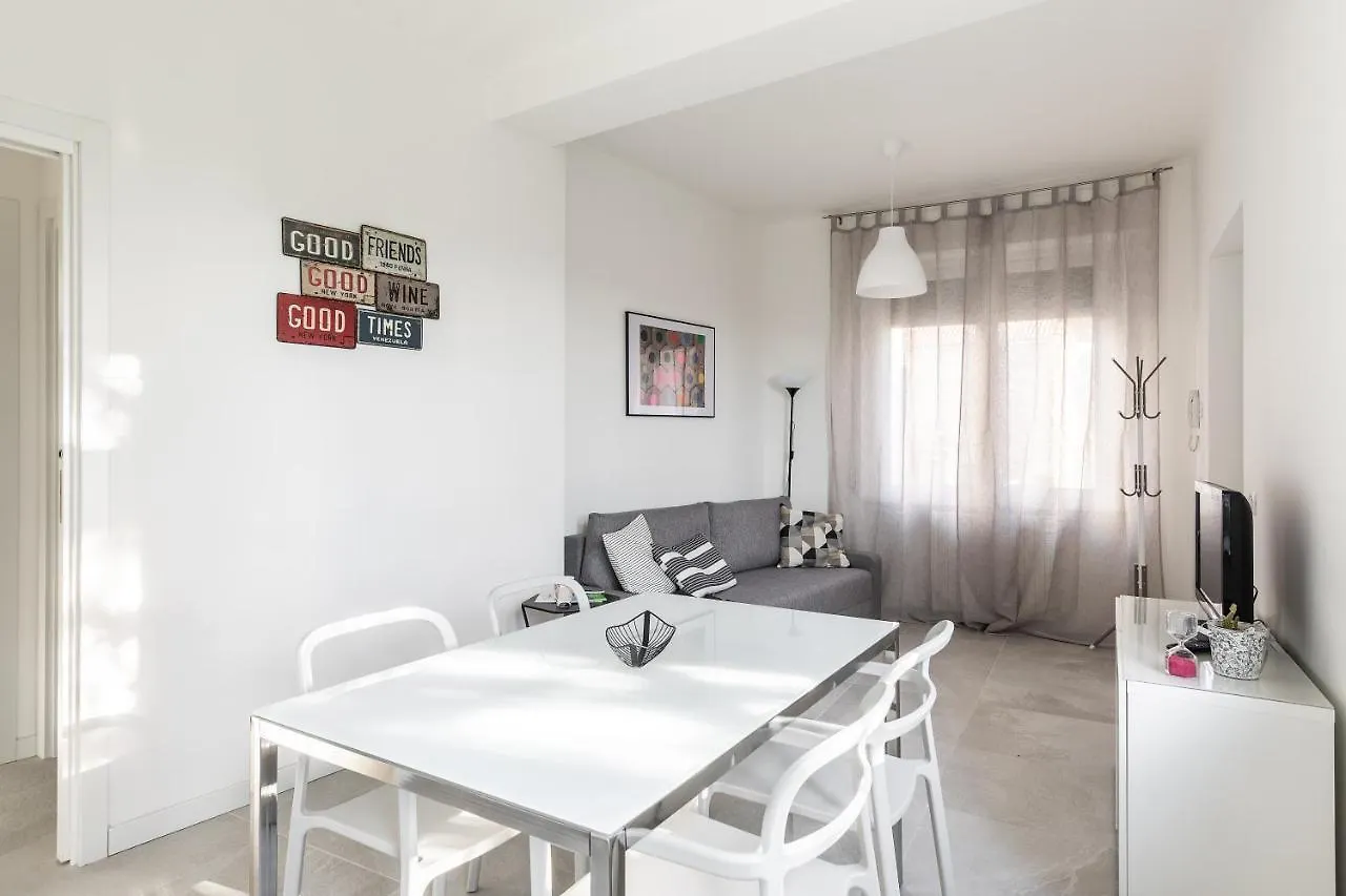 Apartment Carlotta'S Home By Holiday Solutions Albese Con Cassano Italy